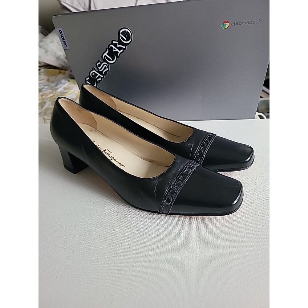Salvatore Ferragamo Black Leather Pumps Office Career Business Casual Event